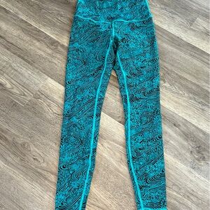 Lululemon leggings size 6